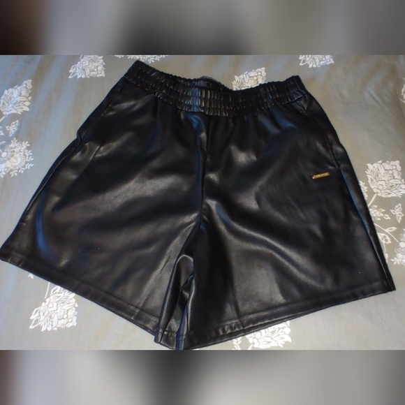 Leather. high waist elastic fashion shorts . fabletics shorts - Picture 2 of 2